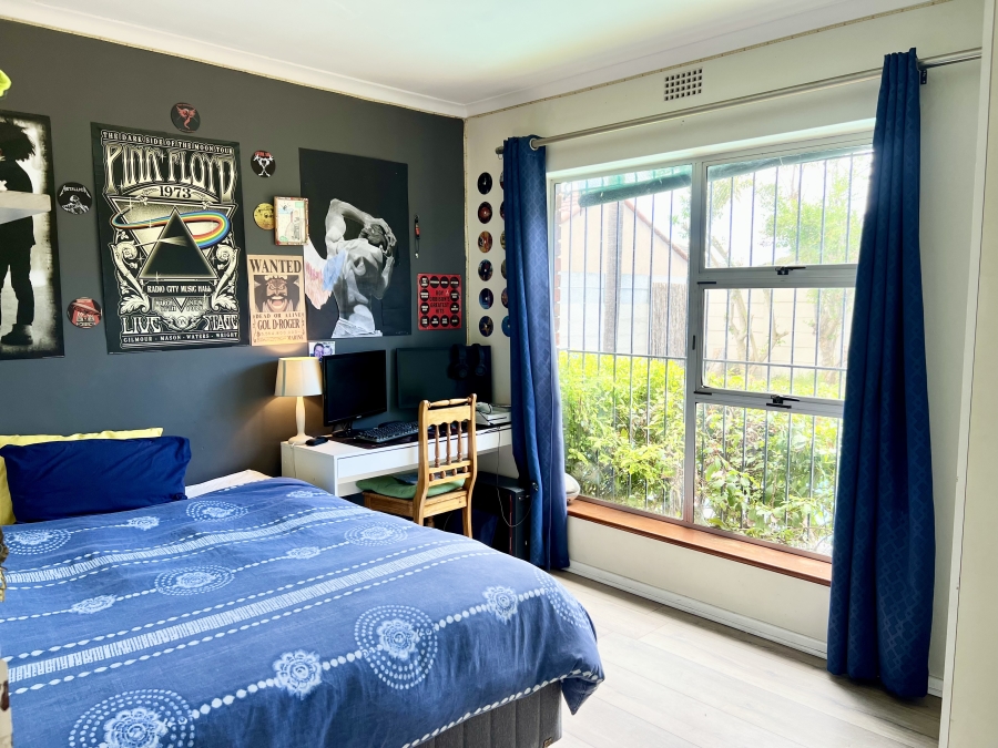 4 Bedroom Property for Sale in Plattekloof Glen Western Cape